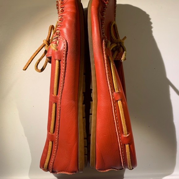 Minnetonka Red Leather Boat Driver's Moccasins Women's Size 7M Loafers - Picture 2 of 5